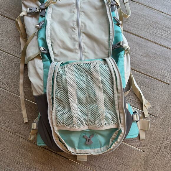 Sierra Designs Women’s Jubilee 50 Backpack in Ocean - Picture 4 of 10